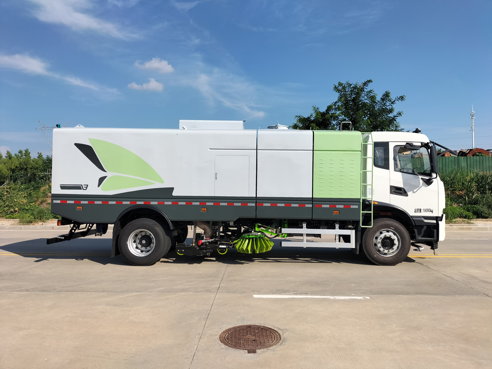 新款東風4x2純電動16m3道路清掃車多功能綠色灑水吸塵器電動汽車圖片3