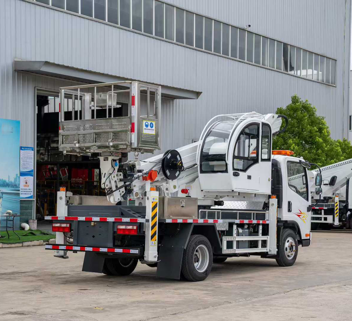 一汽解放18米直臂高空作業車伸縮臂折臂高空平臺圖片4