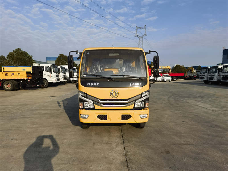 東風(fēng)多利卡4 方藍(lán)牌瀝青灑布車圖片2